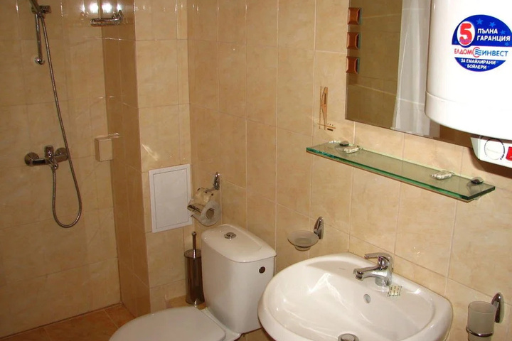 Room 8 of 14
