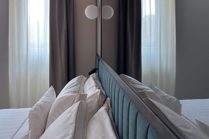 Room 13 of 99