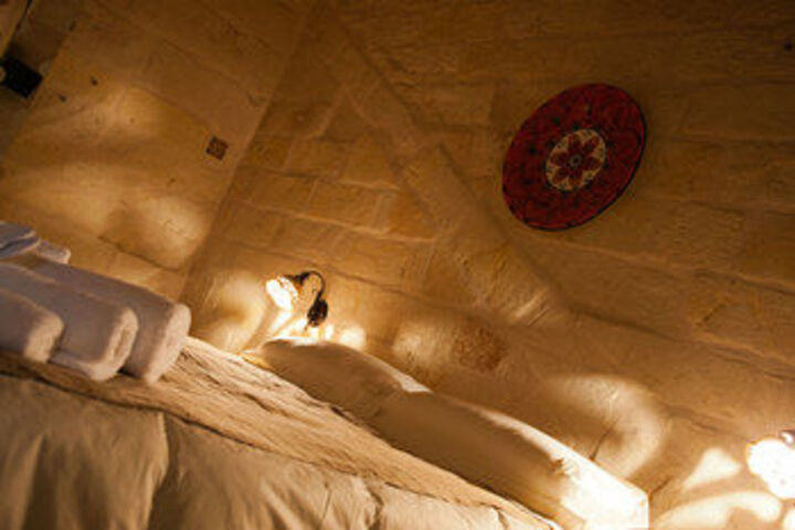 Room 48 of 100