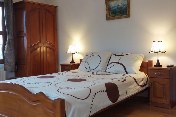 Room 5 of 40