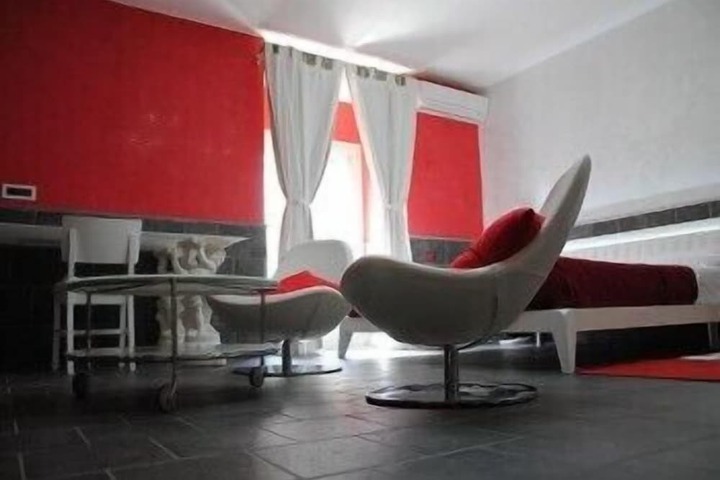 Room 37 of 67