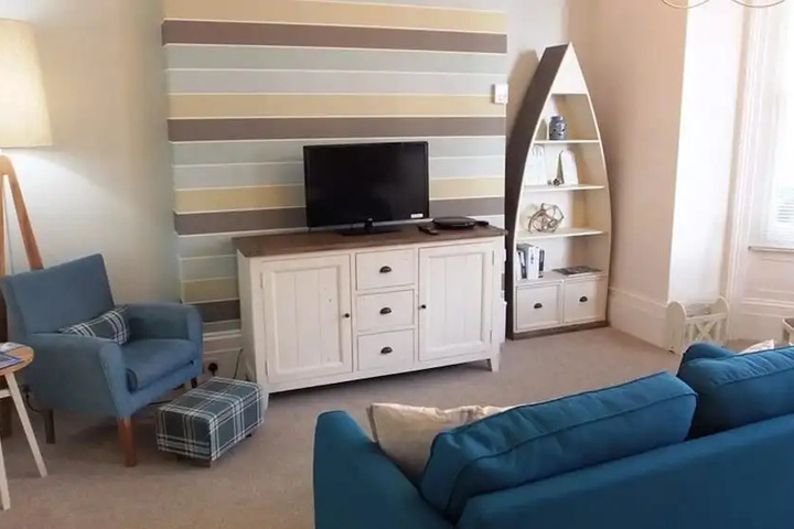 Room 2 of 12
