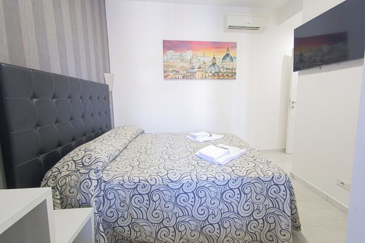 Room 5 of 31