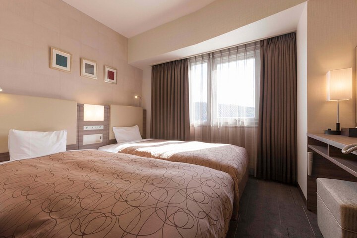 Room 13 of 40