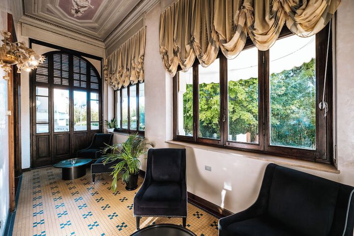Hotel Lobby