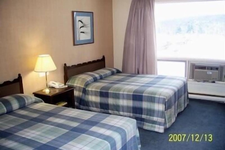 Room 9 of 25