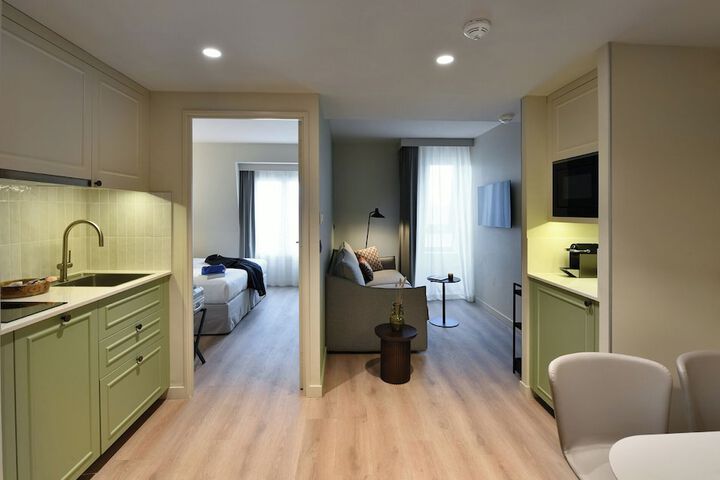 Room 18 of 52