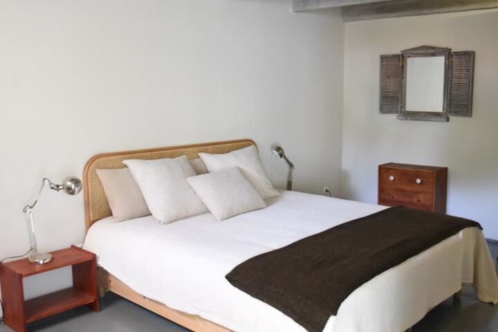 Room 2 of 41