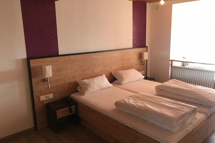 Room 8 of 81