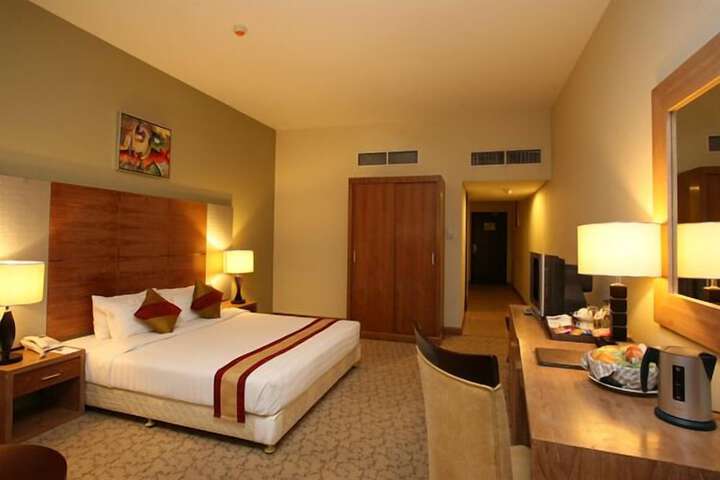 Room 2 of 65