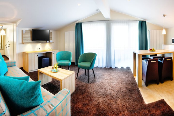 Room 16 of 50