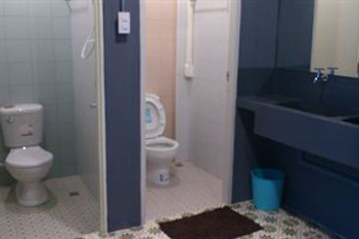 Room 2 of 38