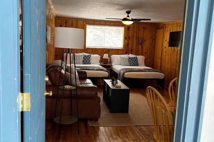 Room 40 of 236