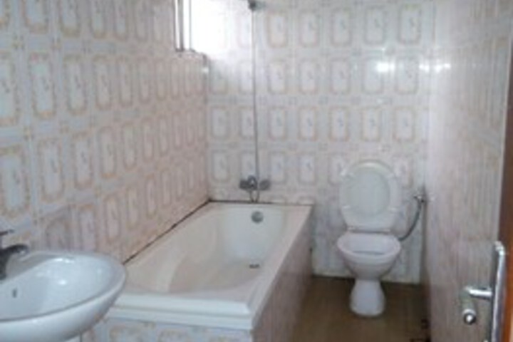 Room 3 of 28
