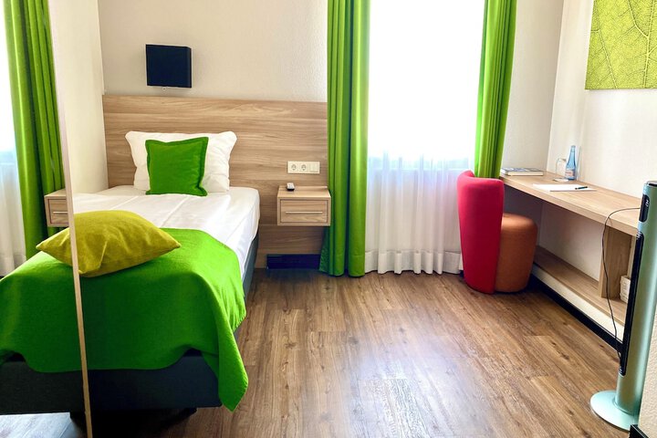 Room 15 of 35