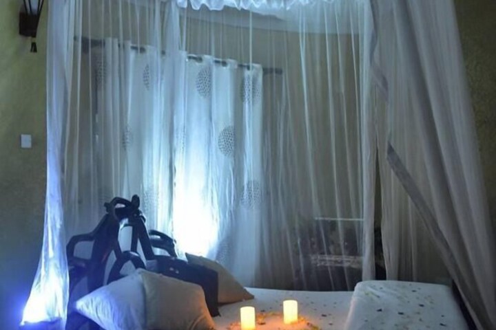 Room 10 of 37