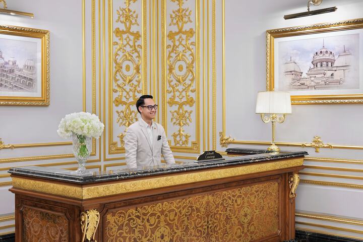 Concierge desk