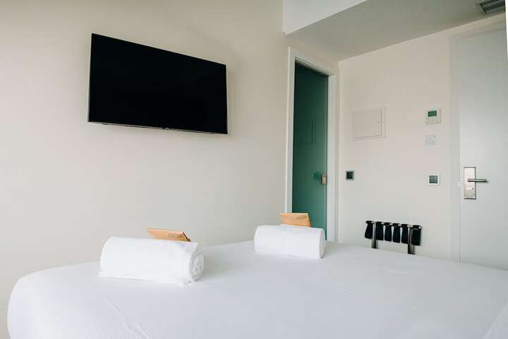 Room 45 of 164