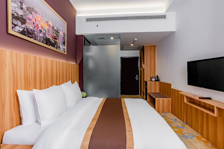 Room 10 of 53
