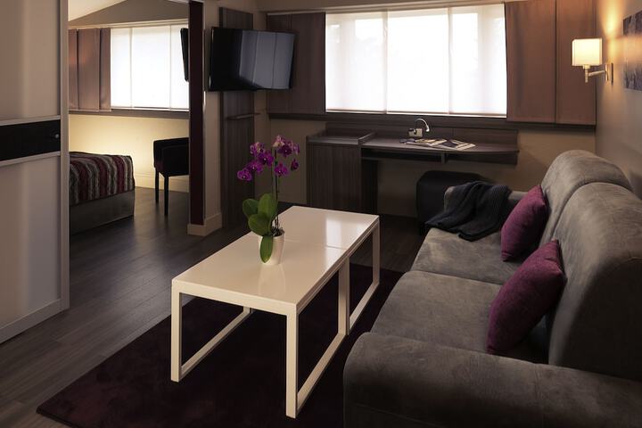 Room 3 of 63
