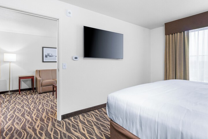 Room 52 of 99