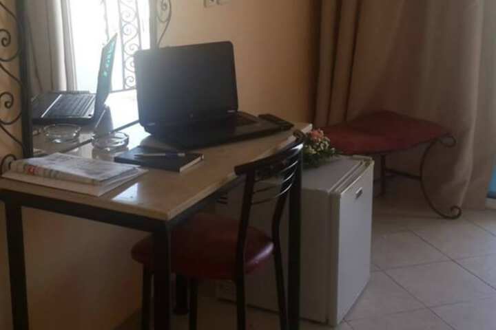 Room 10 of 22