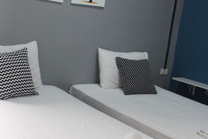 Room 16 of 41