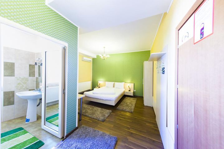 Room 16 of 65