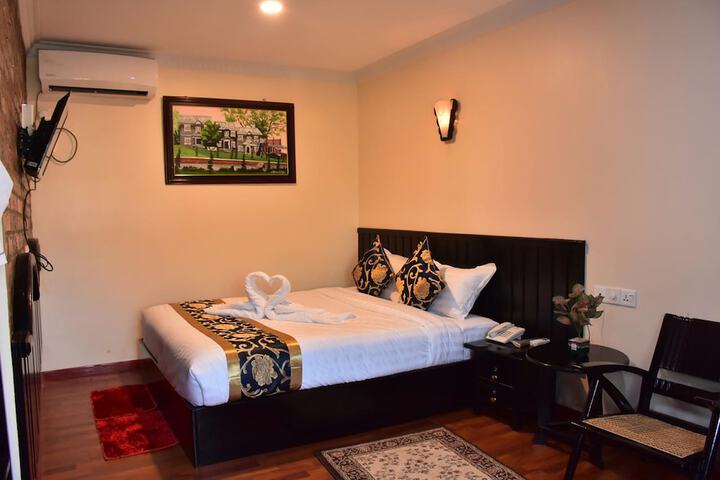 Room 4 of 38