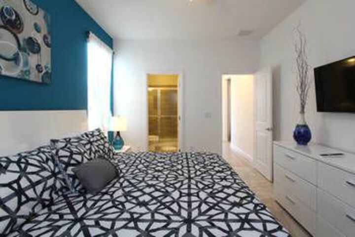 Room 8 of 27