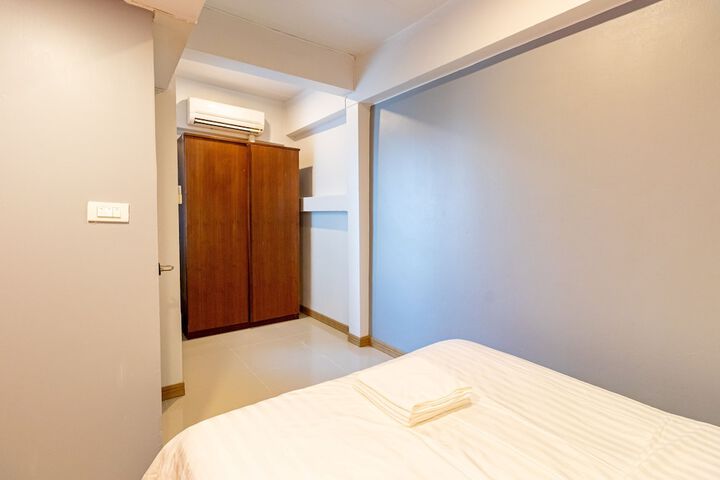Room 25 of 63
