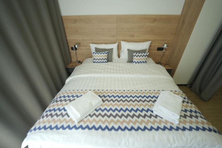 Room 28 of 69