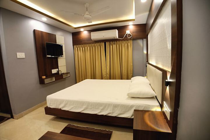 Room 3 of 24