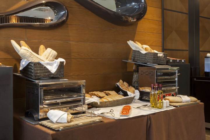 Breakfast/Coffee Service 80 of 120