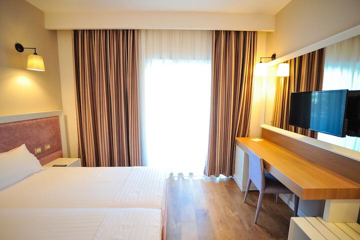 Room 7 of 86
