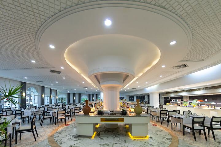 Dining Photos