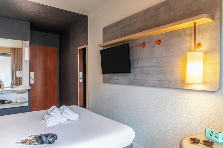 Room 8 of 67