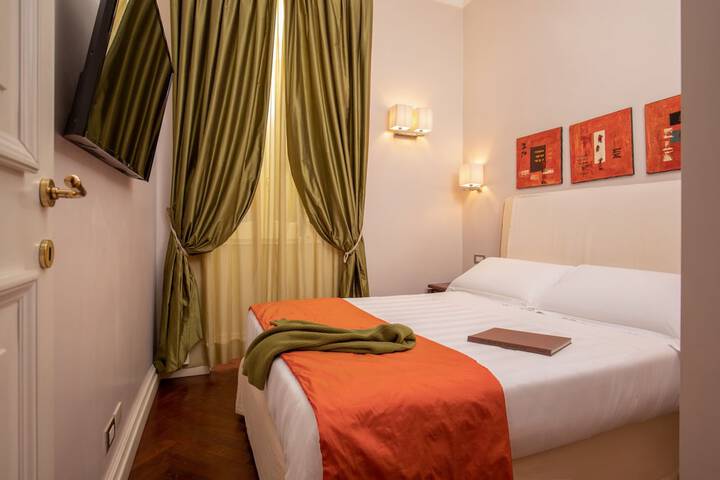 Room 21 of 42