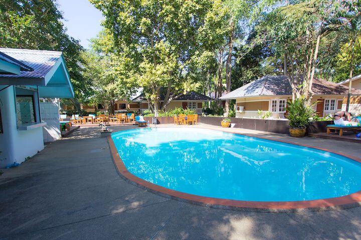Hotel Pool