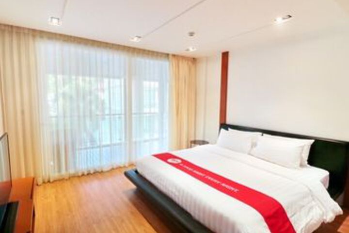 Room 11 of 31