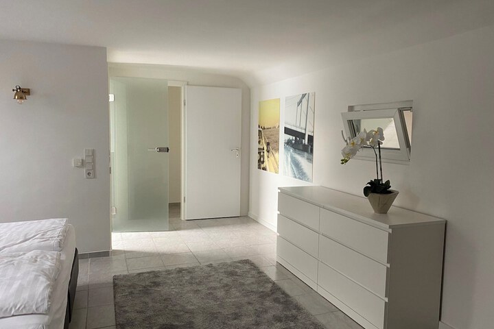 Room 13 of 31
