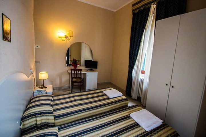 Room 5 of 23