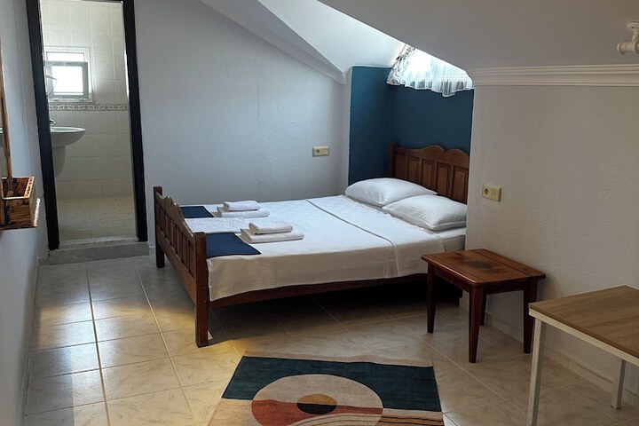 Room 16 of 62