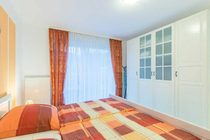 Room 2 of 15