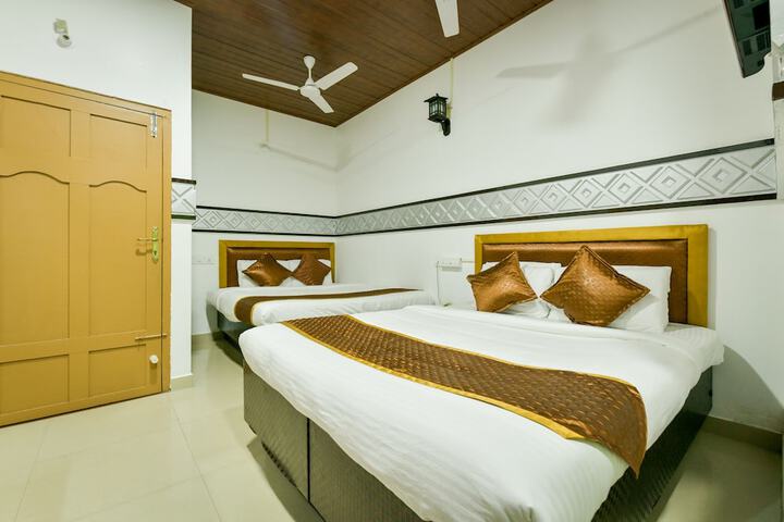 Room 6 of 27