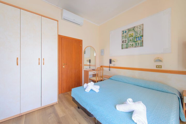 Room 8 of 46