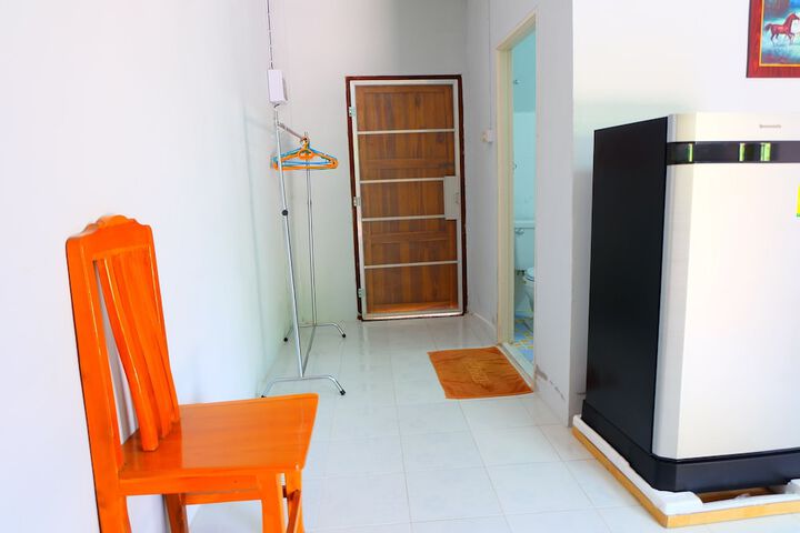 Room 7 of 9