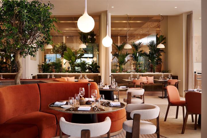 Dining 104 of 133