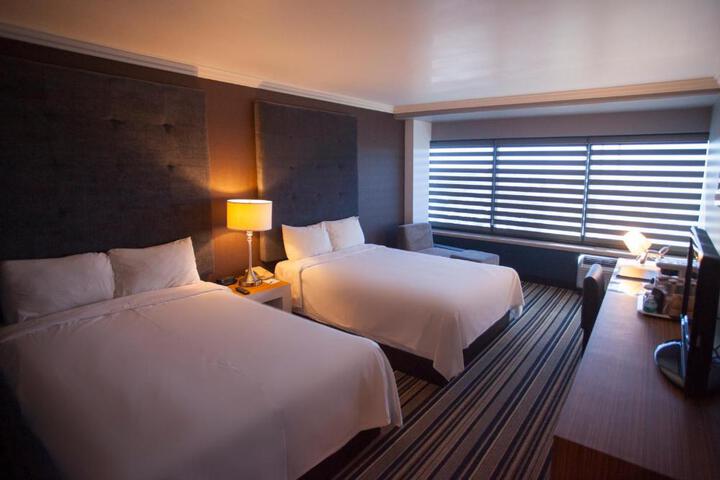 2 Double Beds (3 of 3)