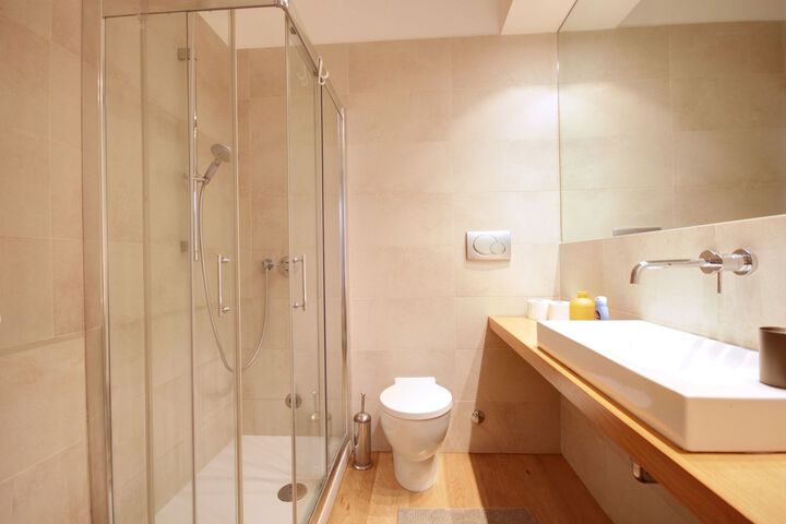 Room 2 of 19